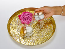 Load image into Gallery viewer, Glowing Moisturiser 50ML - Pre Order today